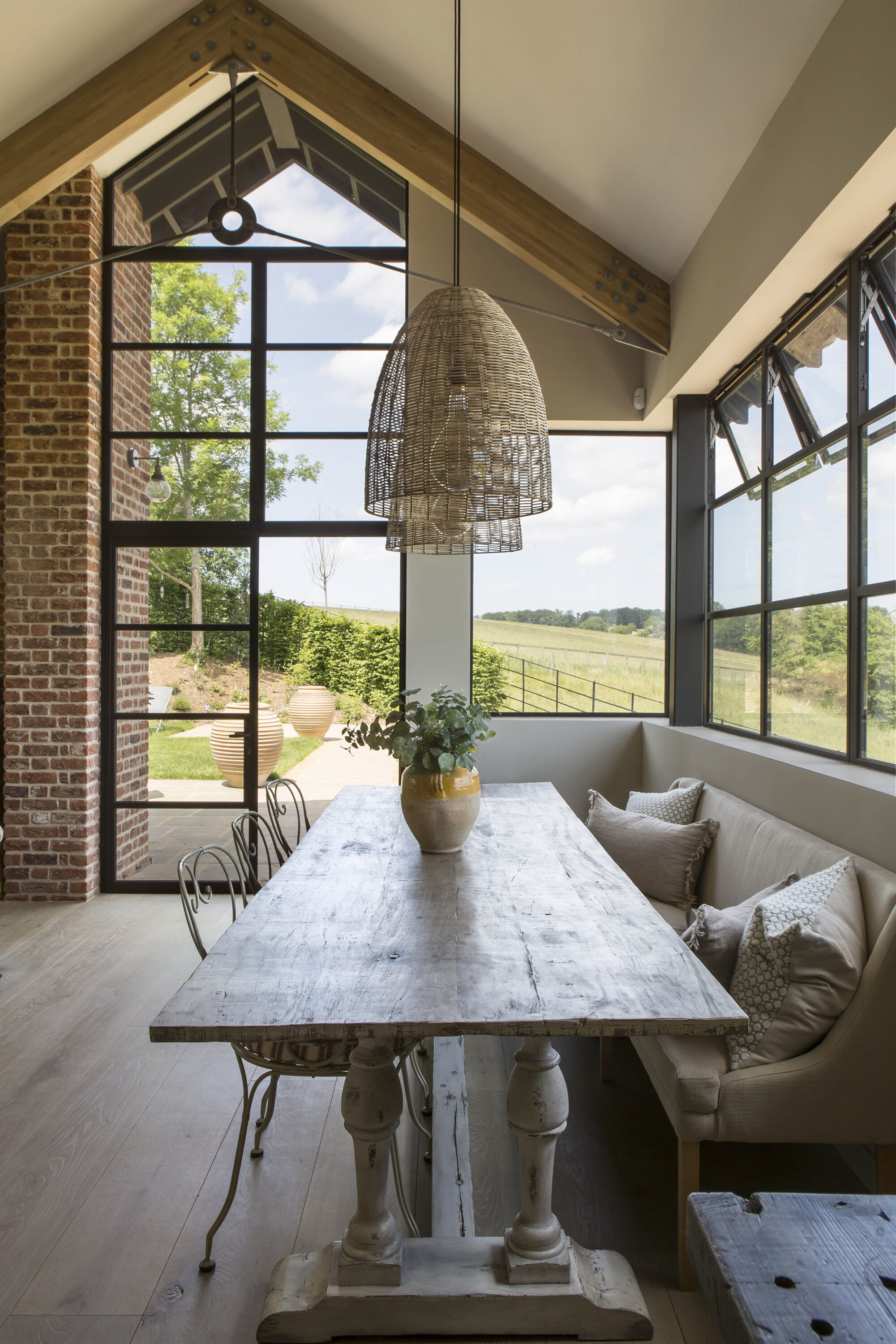 Chic kitchen interior designers