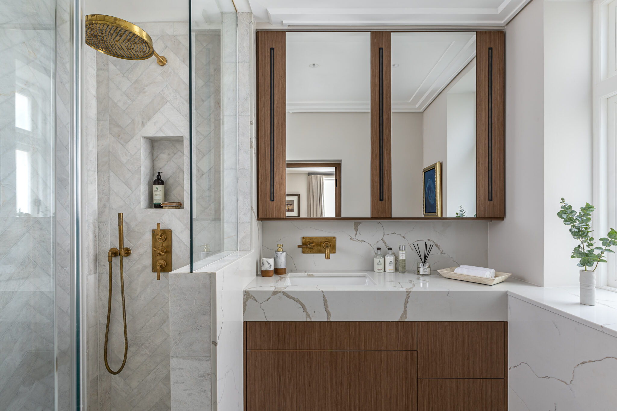 Luxury London Apartment Interior Design - HollandGreen