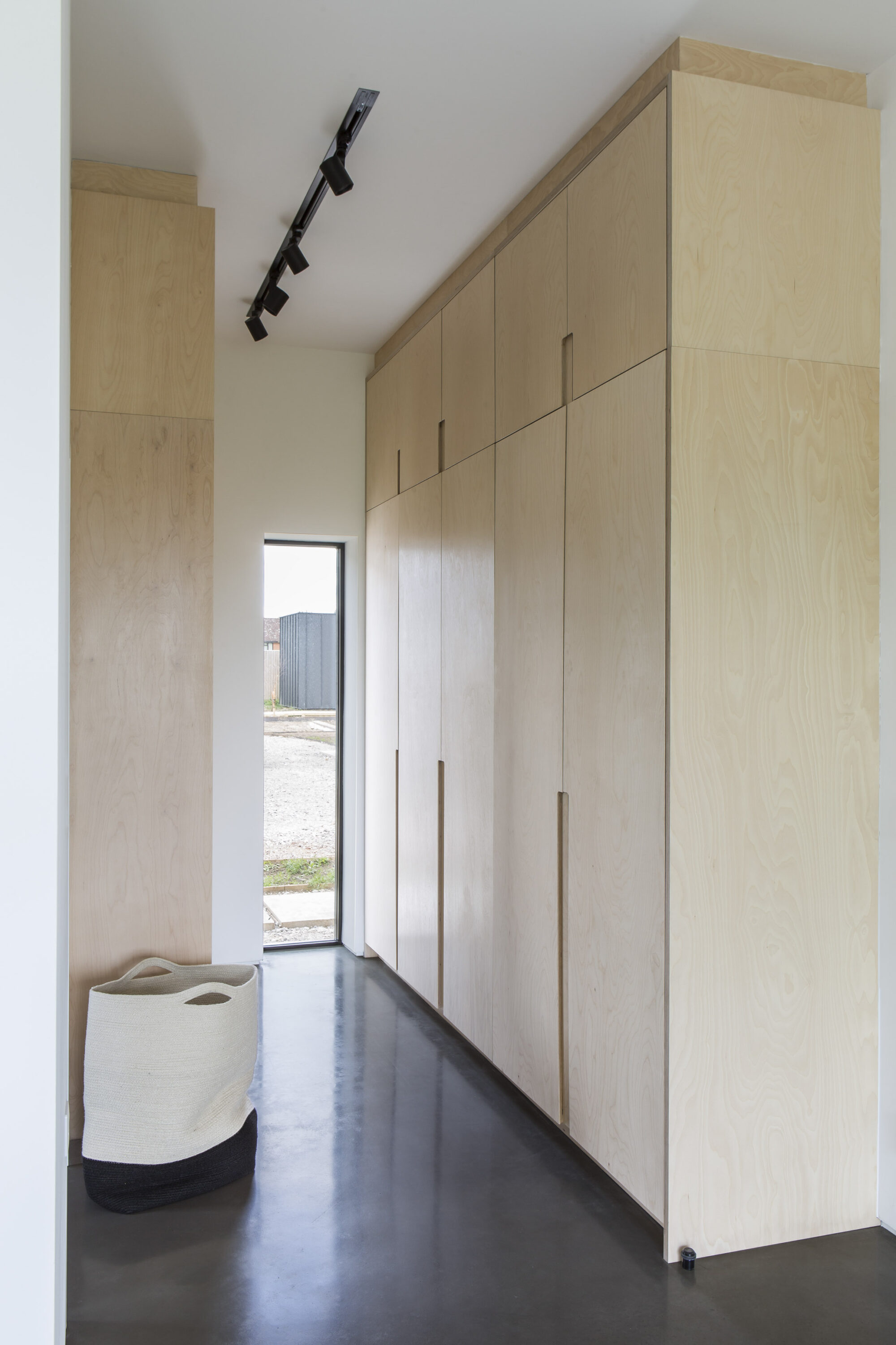 LIght filled interior design to luxury barn new build green belt