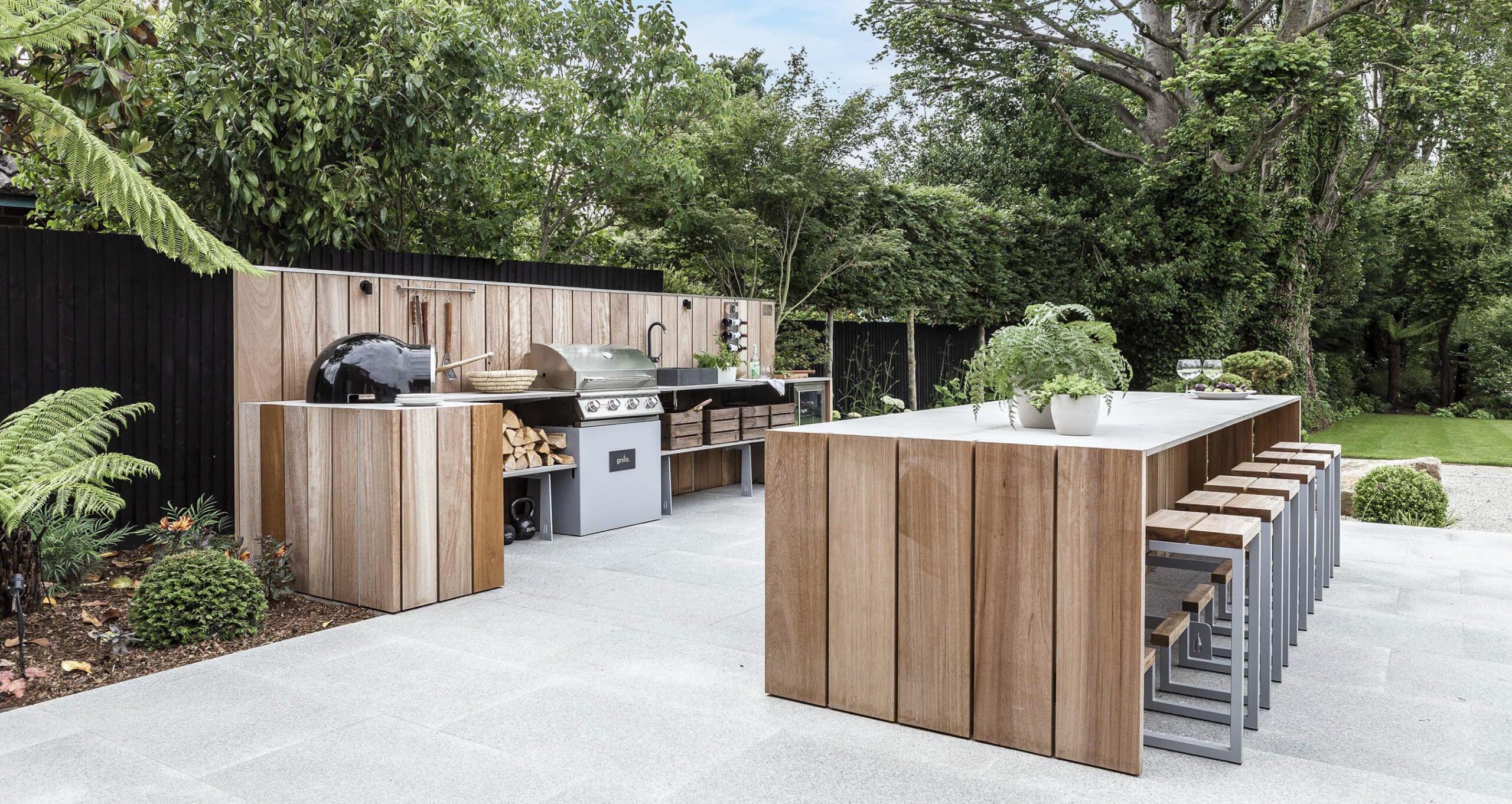 Luxury outdoor al fresco dining space