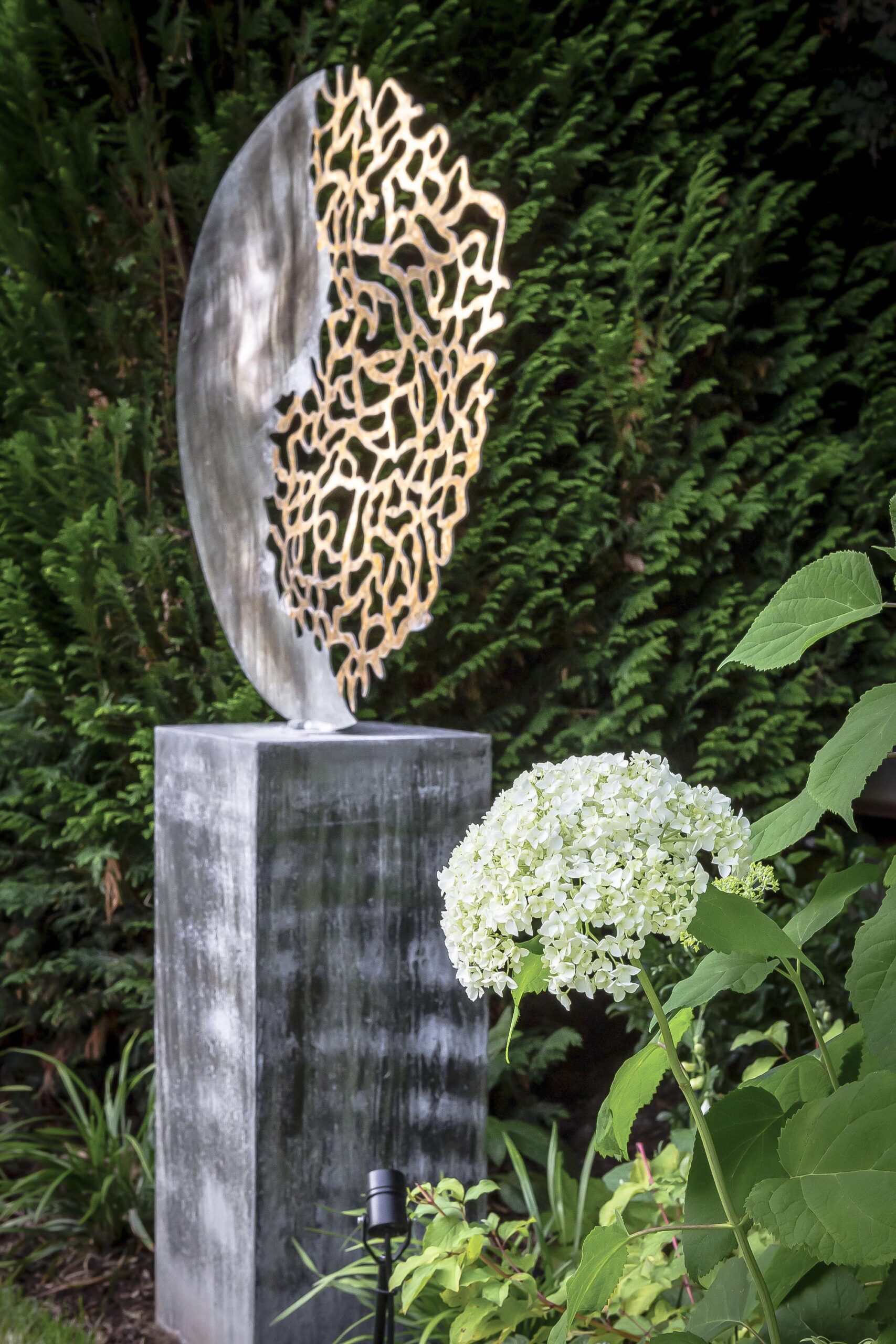 Beautiful green planting design garden and landscaping bucks family home