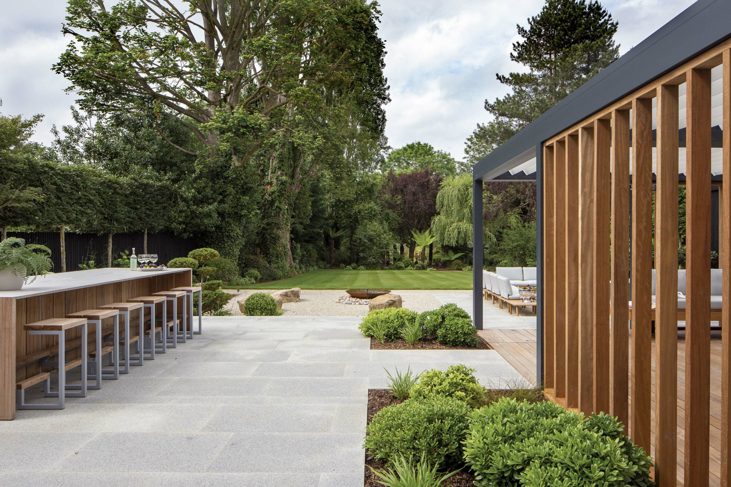 Pergola entertainment garden renovation design