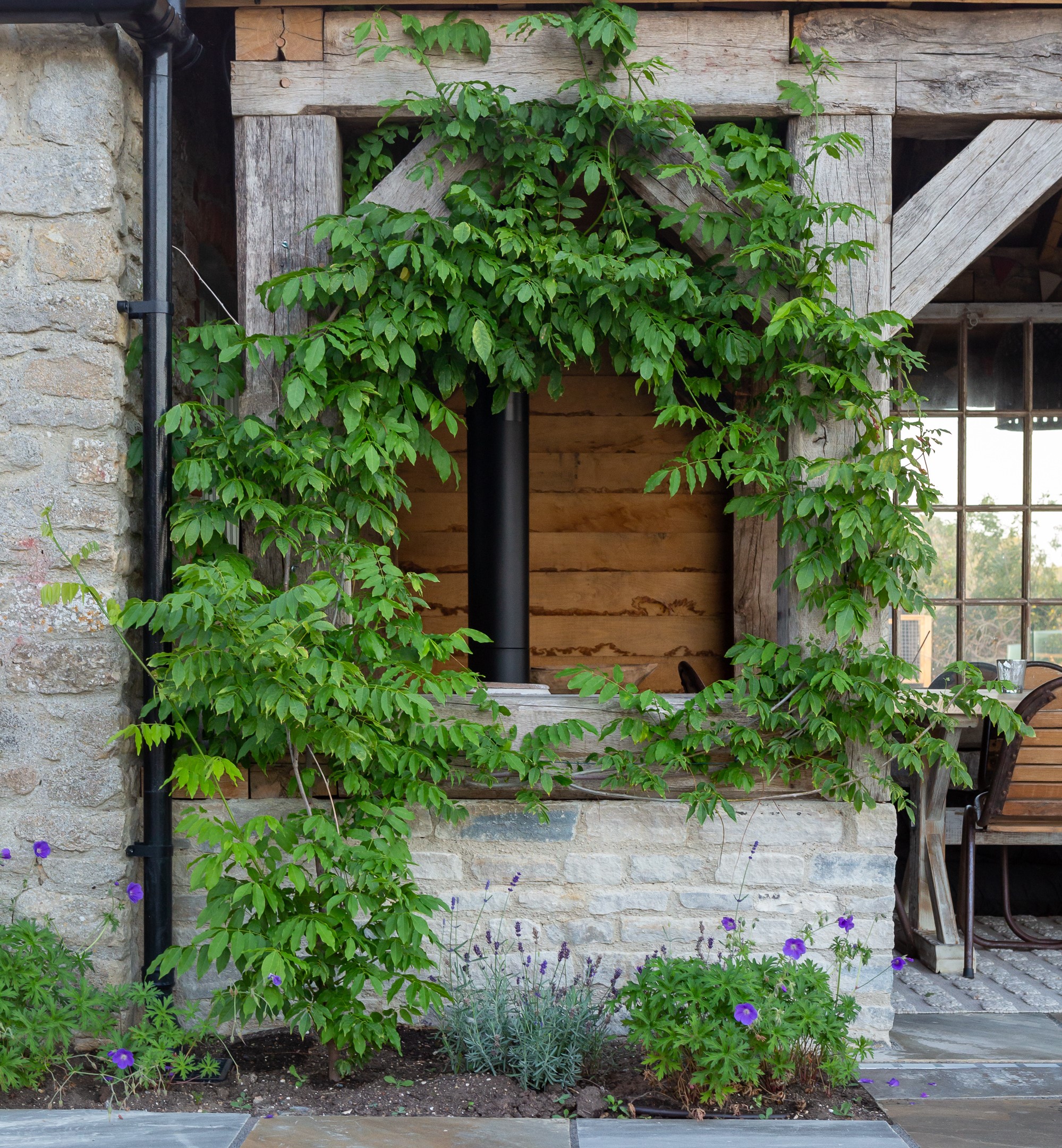 Al fresco dining landscaping design poolside pavilion