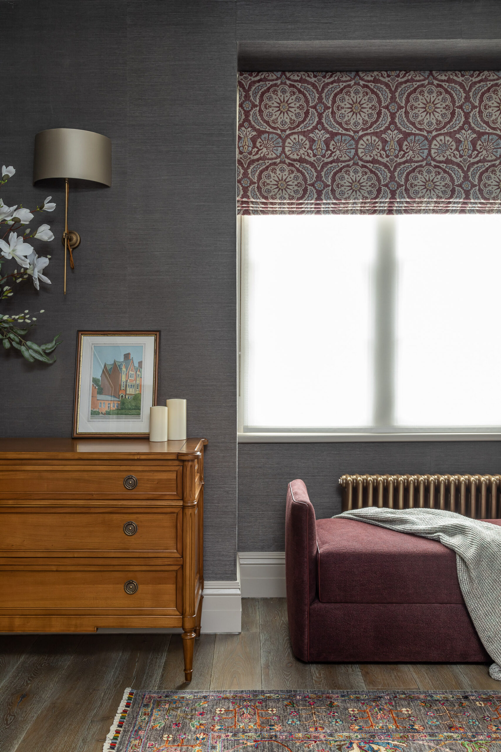 Modern master bedroom window seat interior design