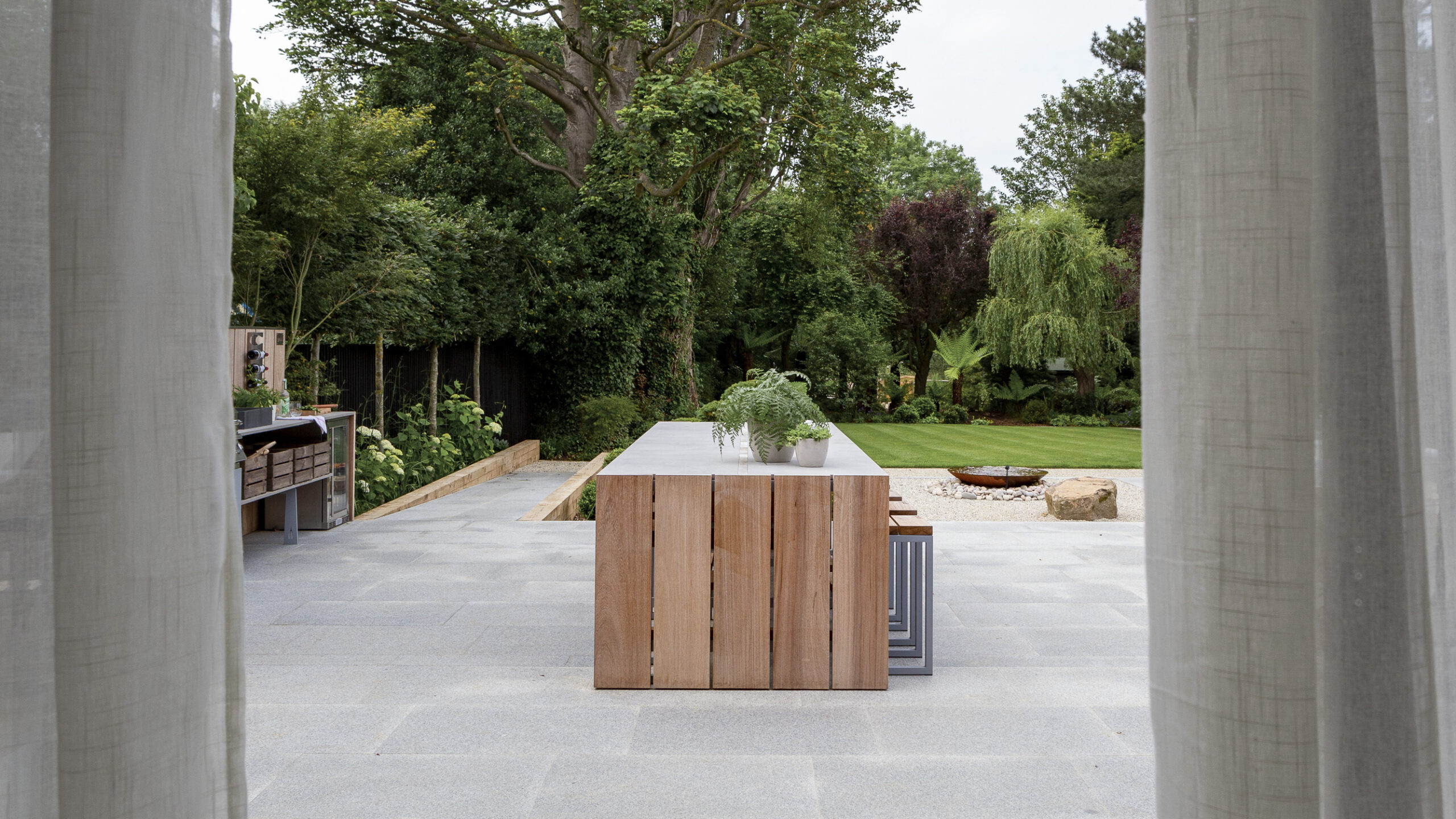 Luxury outdoor kitchen party garden