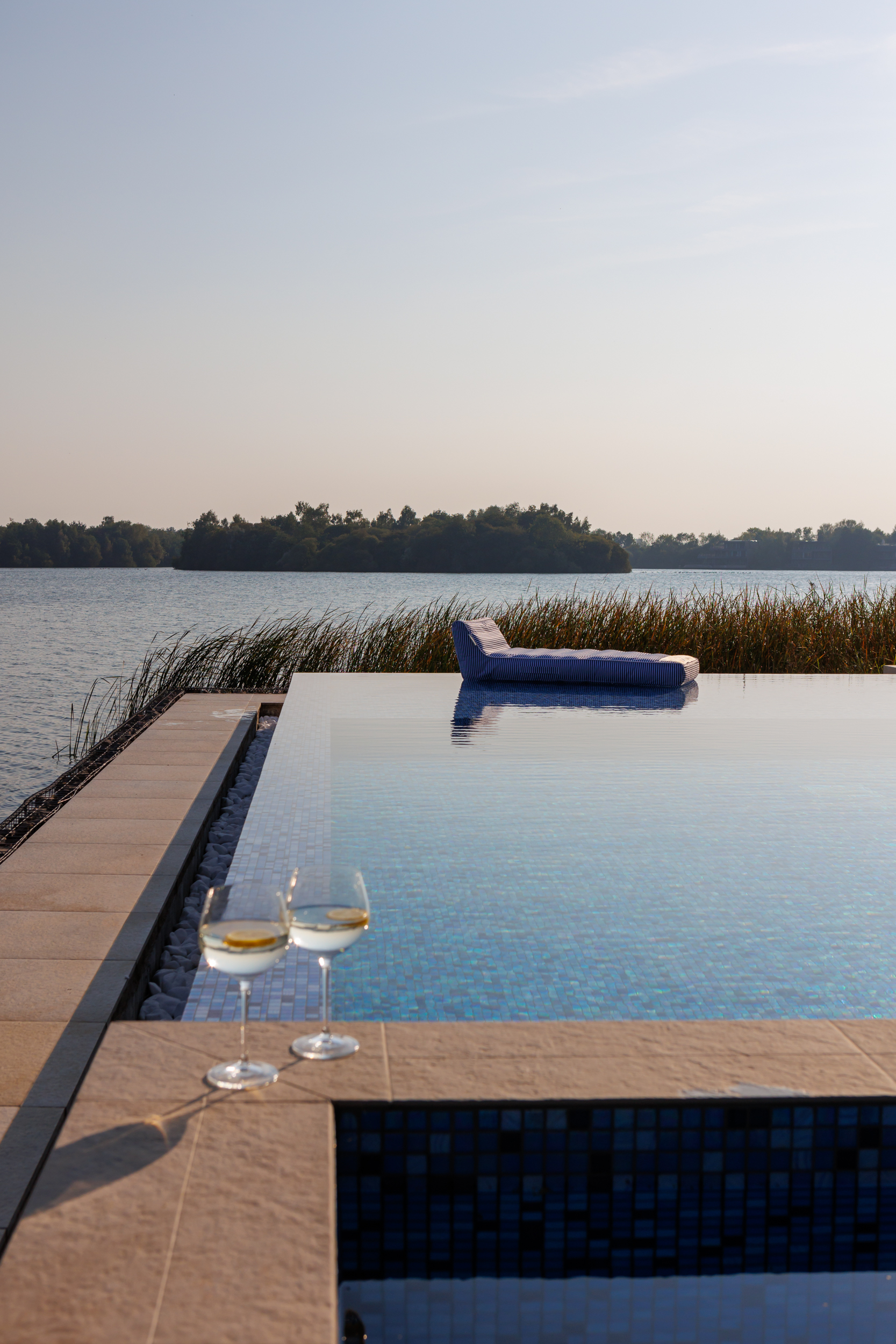 Lakeside, Swimming Pool